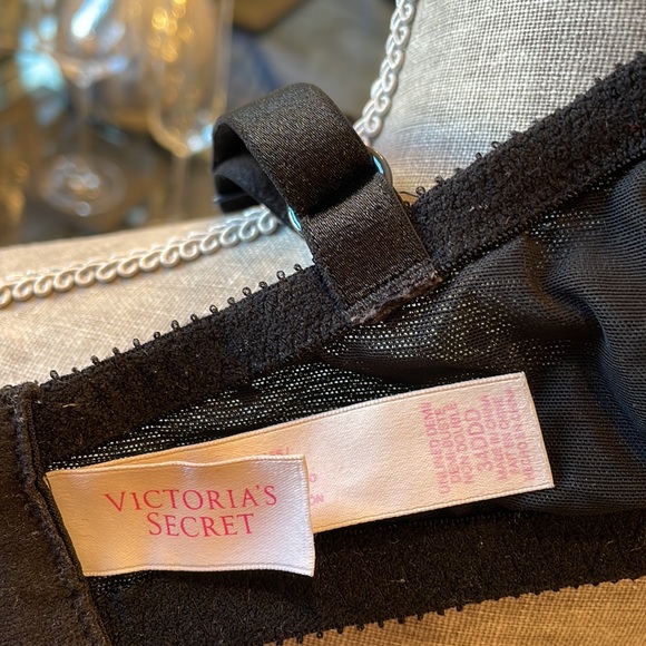Victoria Secret Unlined Demi Bra and Thong Set - Picture 3 of 5